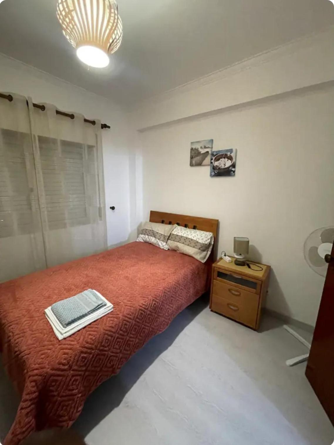 דירות אלמאדה Quarto Calmo E Acolhedor מראה חיצוני תמונה