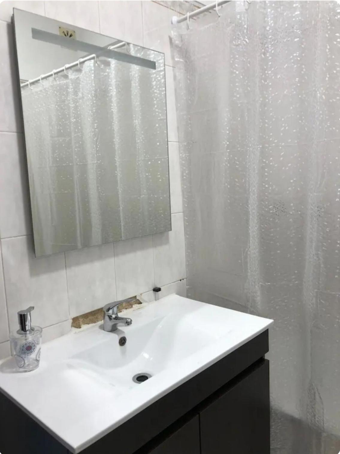 דירות אלמאדה Quarto Calmo E Acolhedor מראה חיצוני תמונה