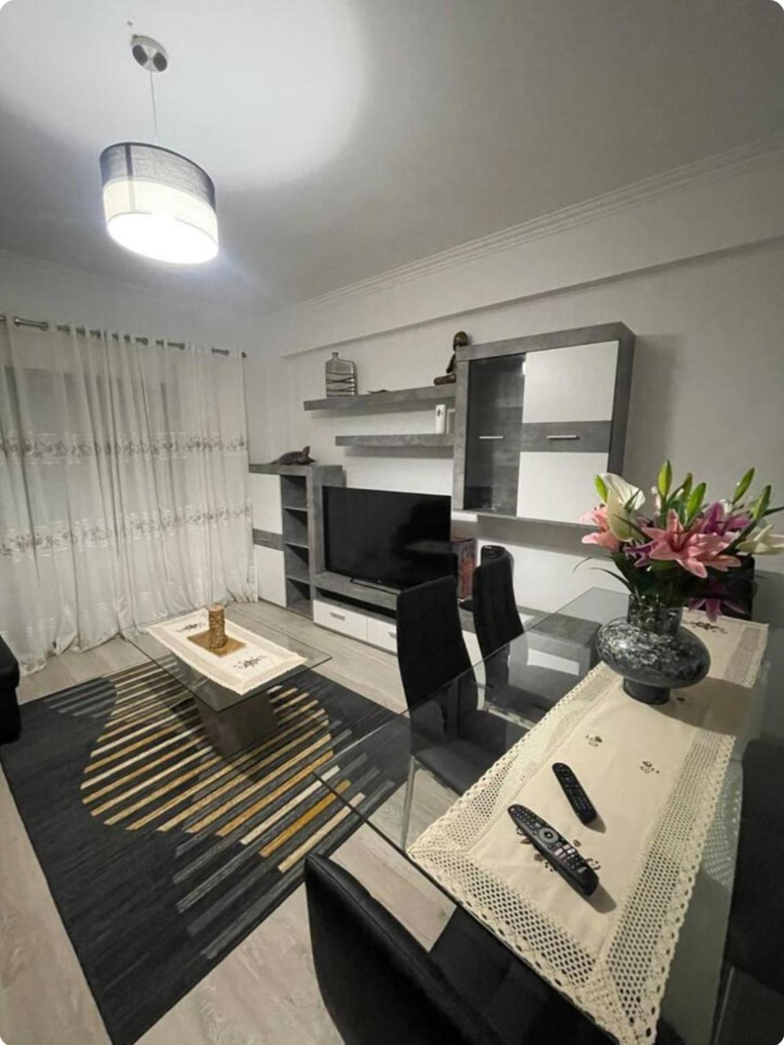 דירות אלמאדה Quarto Calmo E Acolhedor מראה חיצוני תמונה