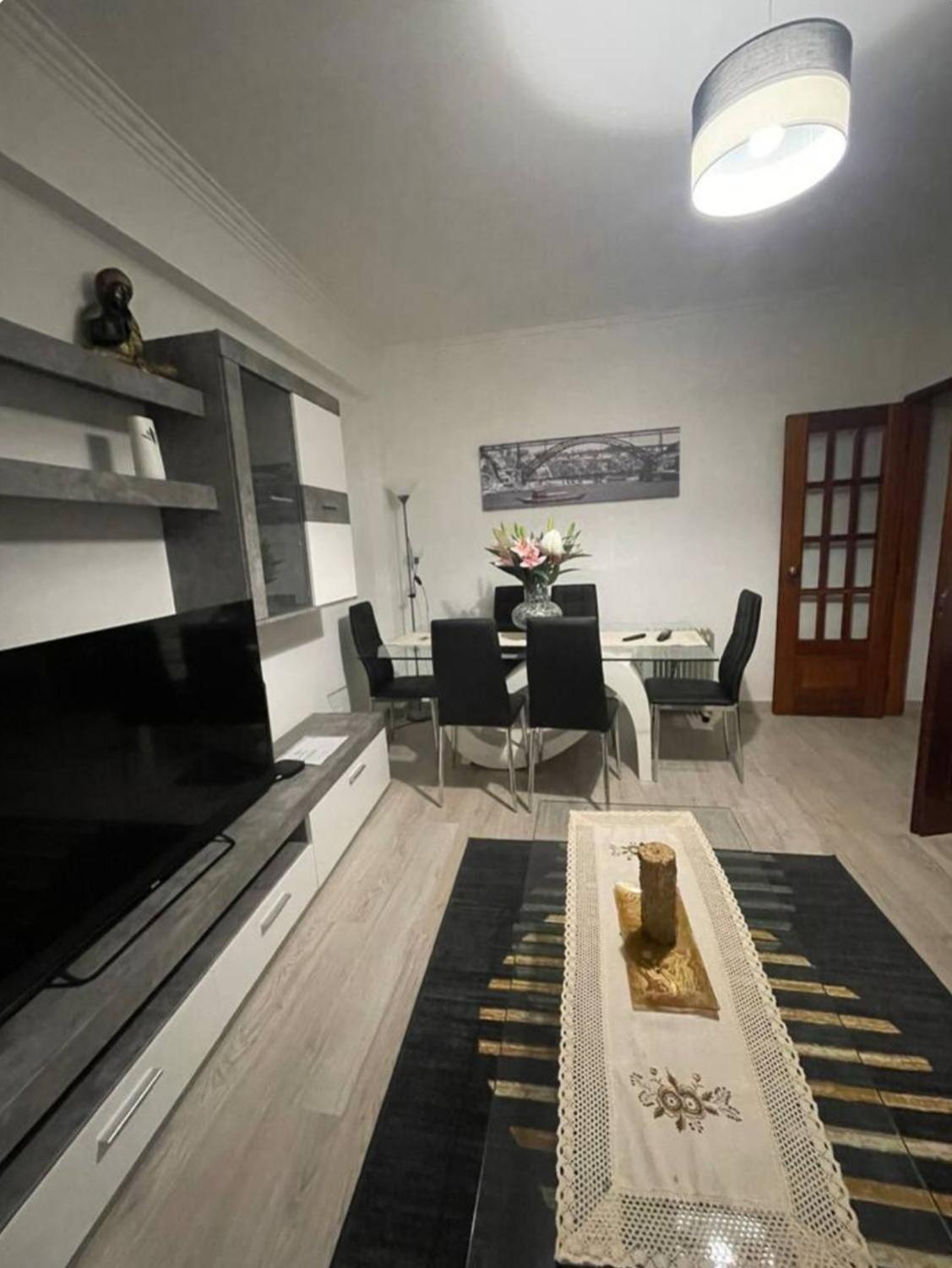 דירות אלמאדה Quarto Calmo E Acolhedor מראה חיצוני תמונה